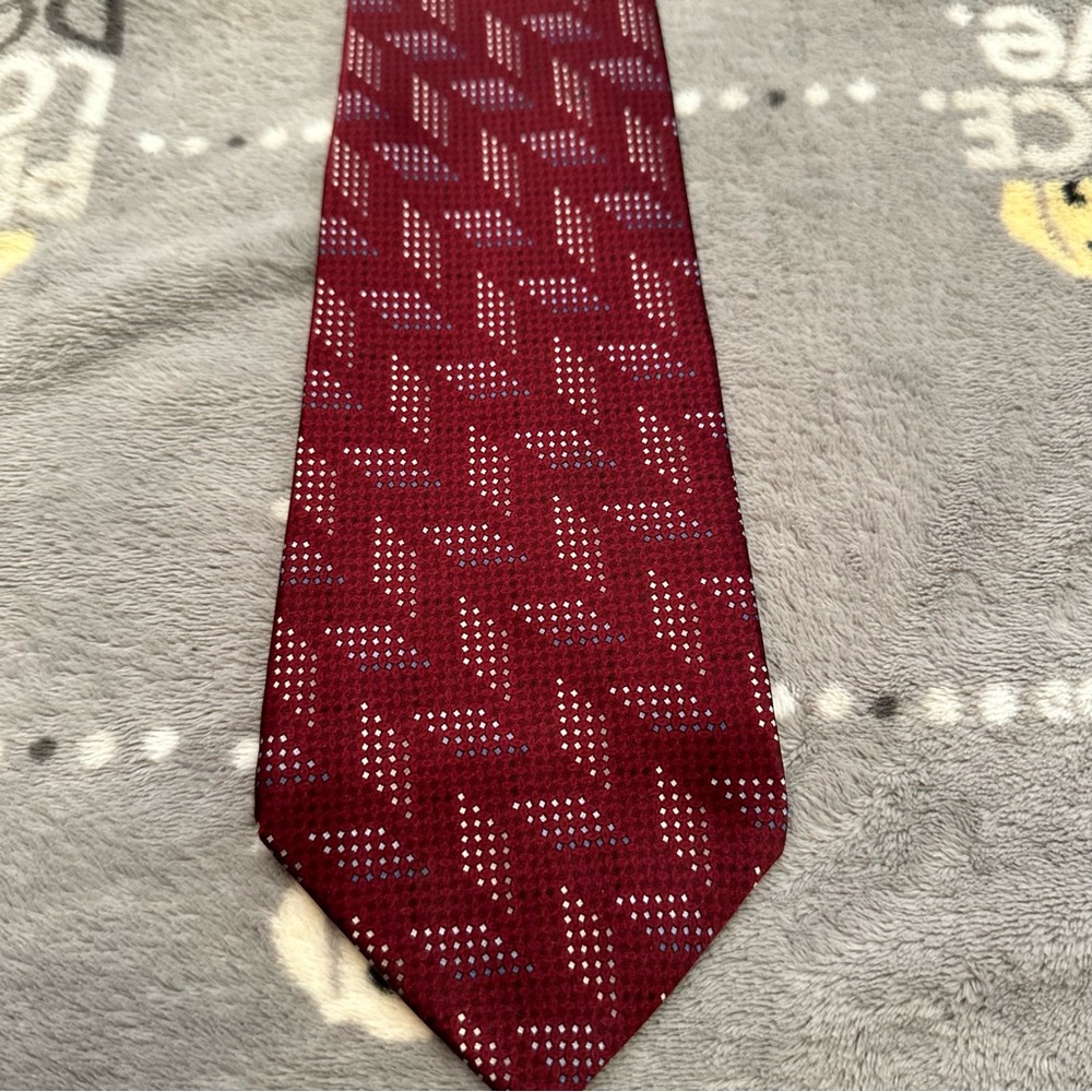Claiborne 100% Silk Chevron Striped Tie